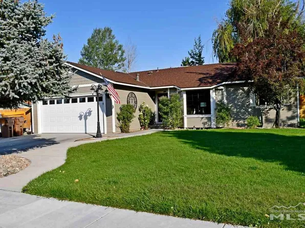 1757 Oakwood Dr, Minden, NV 89423
