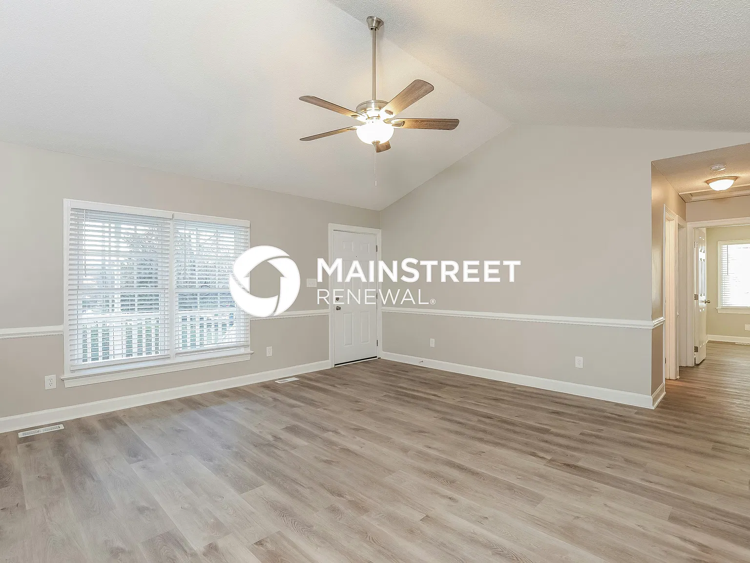 4304 DYER CT — Photo 4