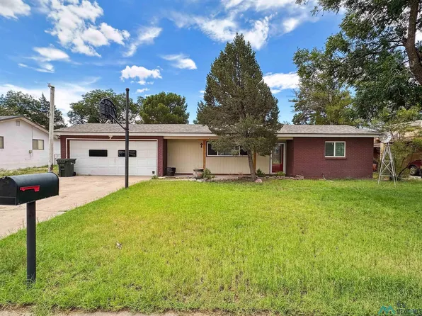 1504 S Country Club Cir, Carlsbad, NM 88220