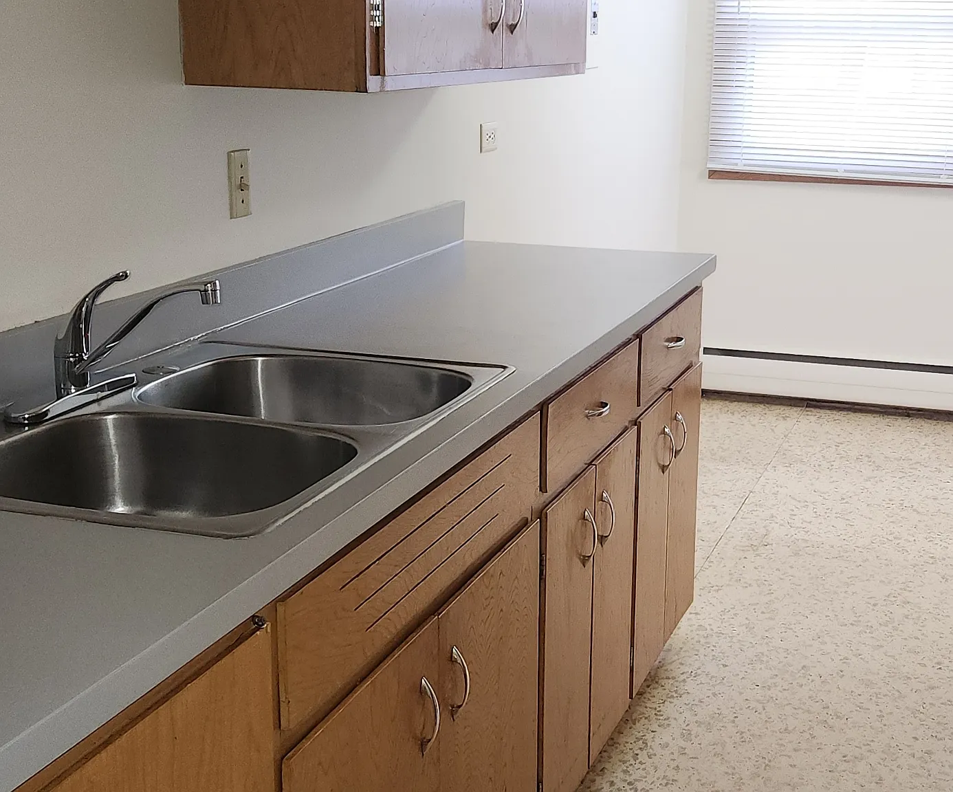 345 Silver St — Photo 3