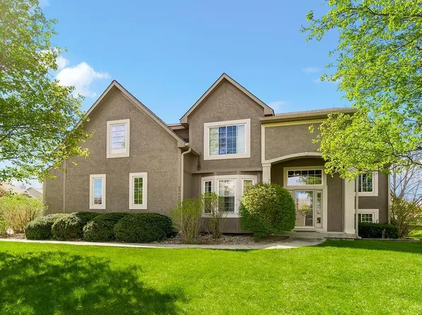 23603 W 53rd Ter, Shawnee, KS 66226