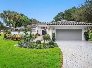 24 Oaks Ln, Boynton Beach, FL 33436