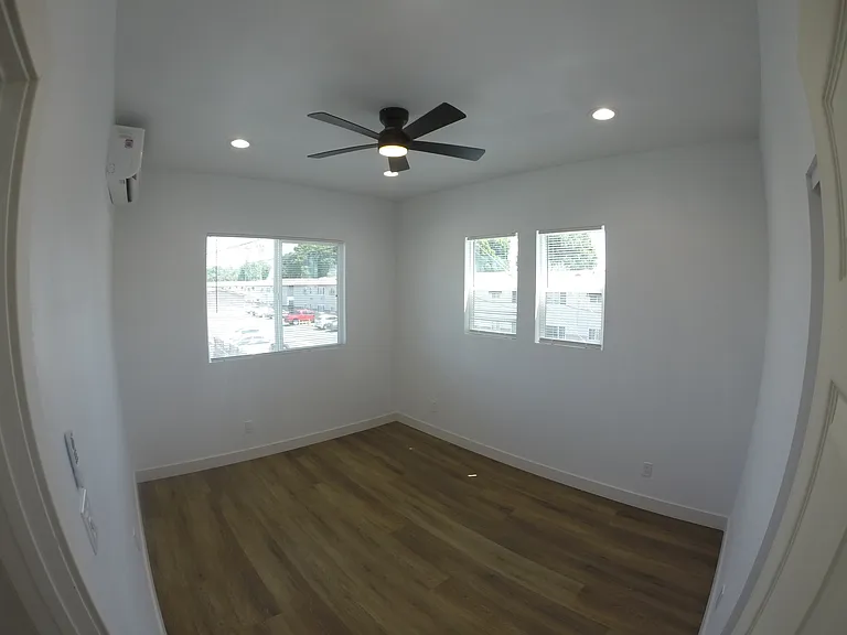 4904 Coke Ave #2 — Photo 8