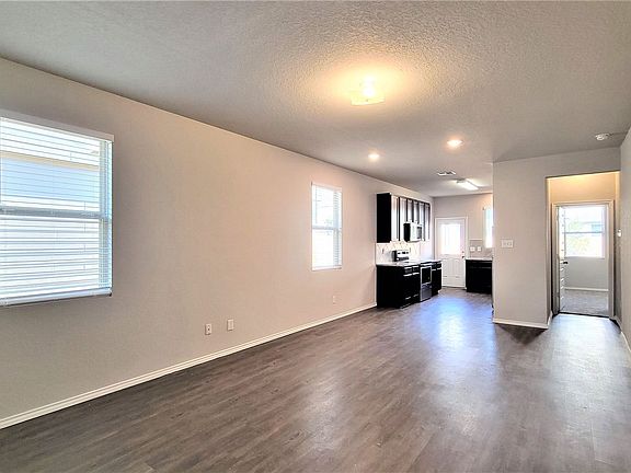3rd image of 10522 Greenrock Dr