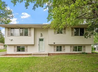 860 Carl Ave, Anoka, MN 55303