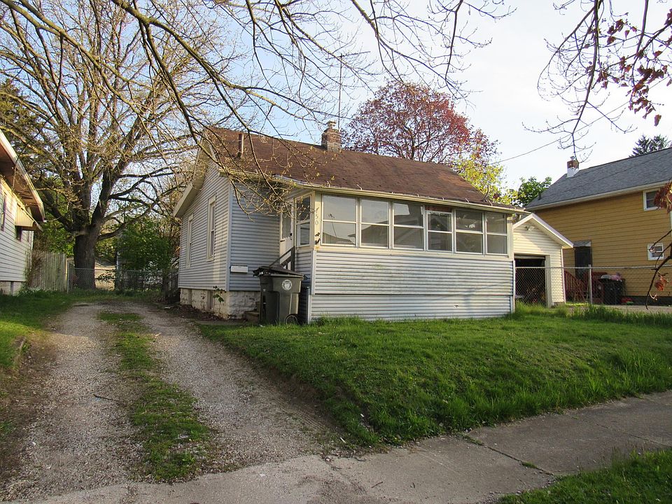 1st image of 750 E Crosier St