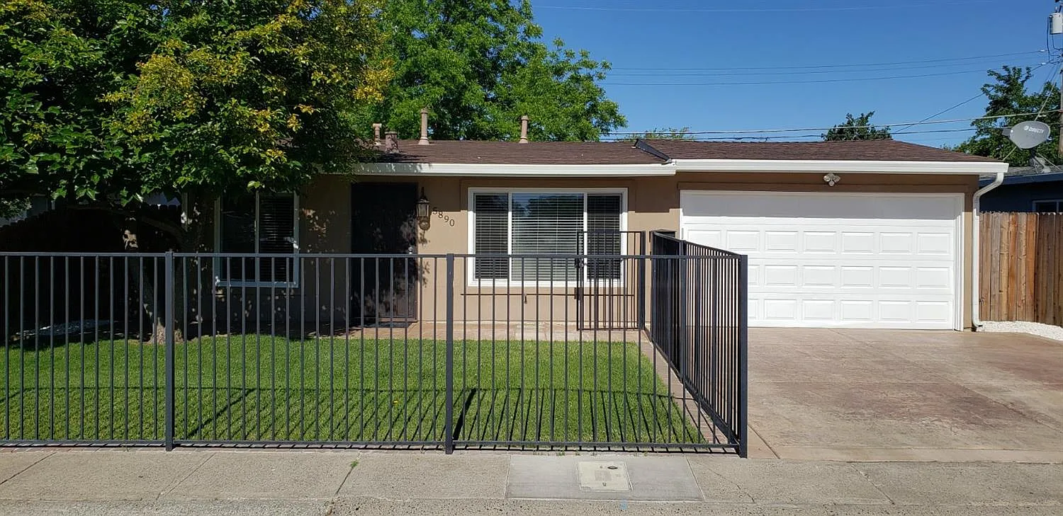 5890 Nina Way photo 1