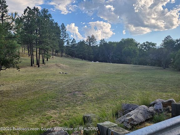 3rd image of 129A/130A Sandesta Dr