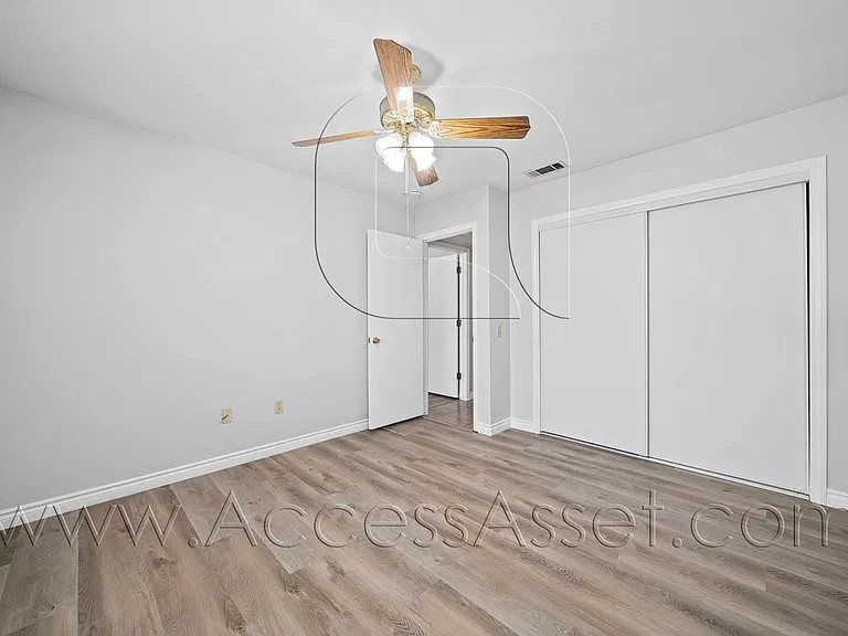 4473 Brighton Ct — Photo 17