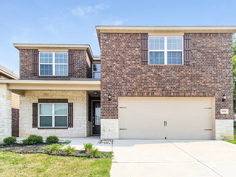 900 Princewood Dr — Photo 1