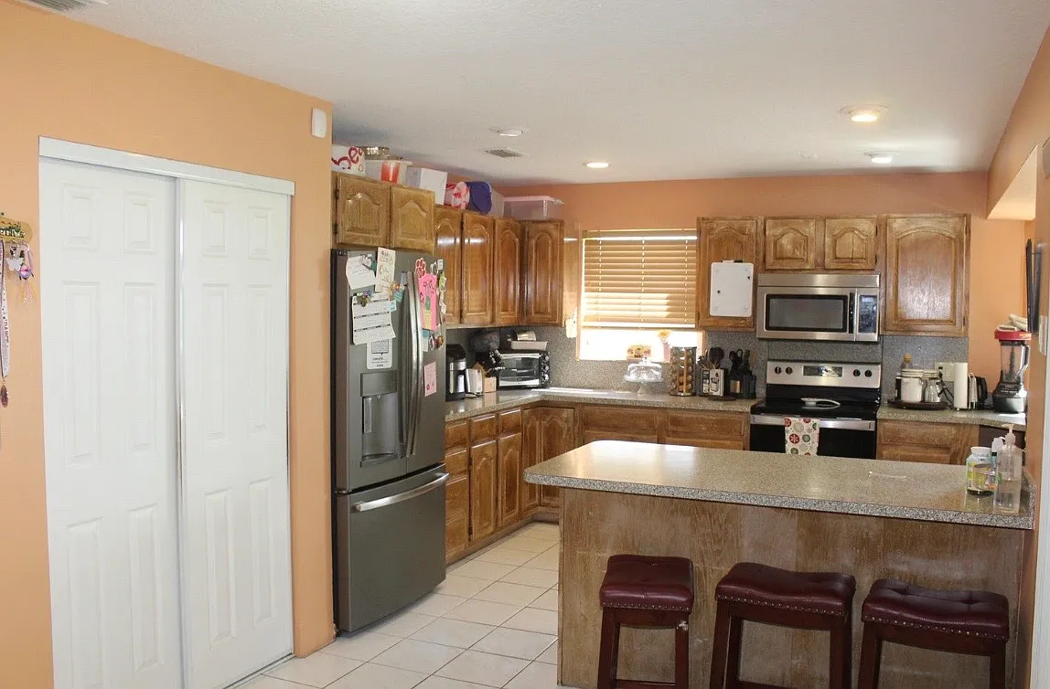 5 bed, 2961 sqft, $5,800 — Photo 1