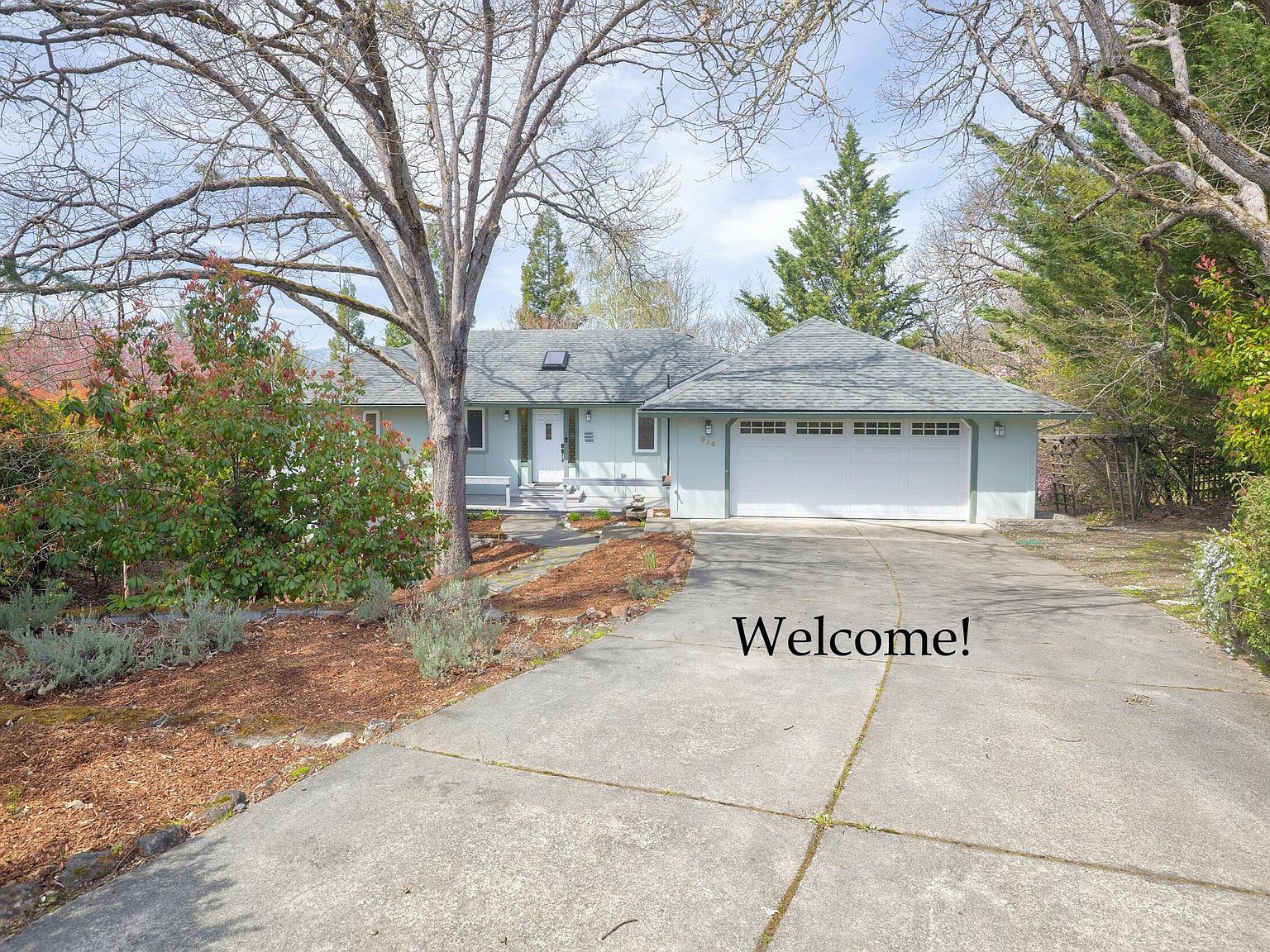 914 NE Tokay Hts, Grants Pass, OR 97526 | MLS #220199064