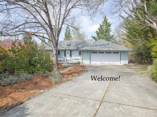 914 NE Tokay Hts, Grants Pass, OR 97526