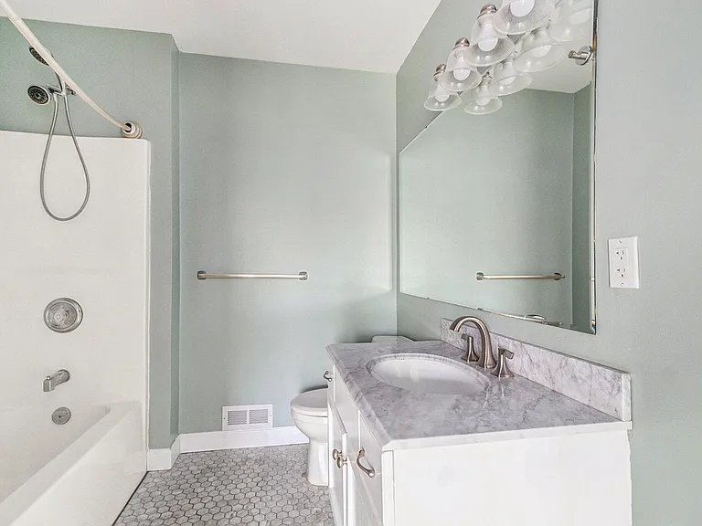 1017 Bluestem Ln — Photo 17