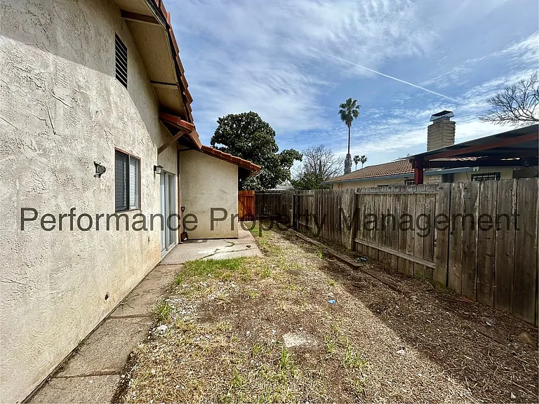8615 Newgate Ct — Photo 14