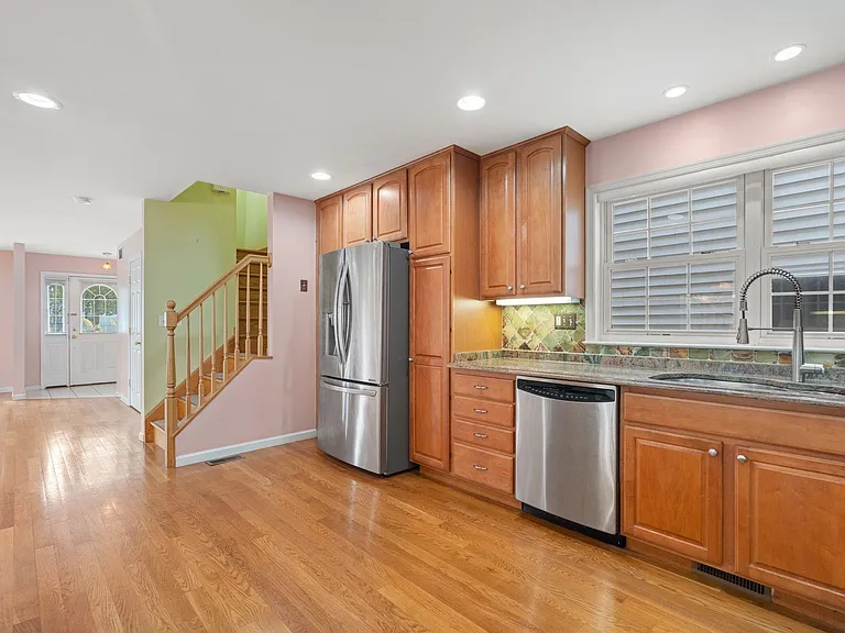 13 Humphrey Ave #1 — Photo 14