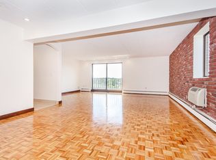 30 Harris St #1, Brookline, MA 02446