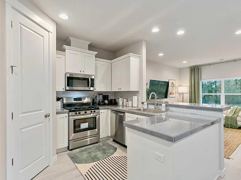 18214 NE 47th Ave — Photo 4