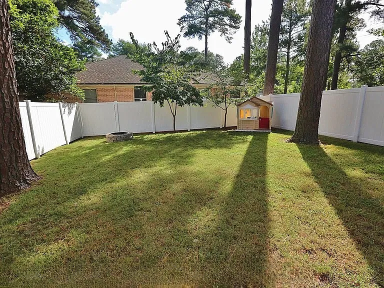 3 bed, 2.5 bath, 1714 sqft, $2,799 — Photo 4