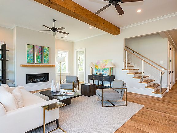 5th image of 125 Halona Ln