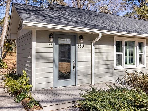 2nd image of 660 Scott Cir