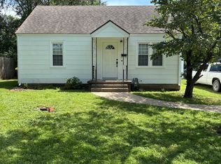 147 E Kelly Ave, Augusta, KS 67010