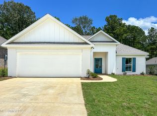 957 Riverside Ln, Pearl, MS 39208