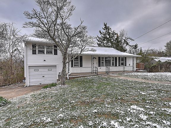 3rd image of 1570 Granby Rd