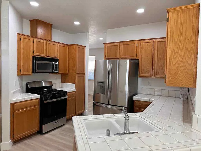 5662 Murrell St — Photo 3