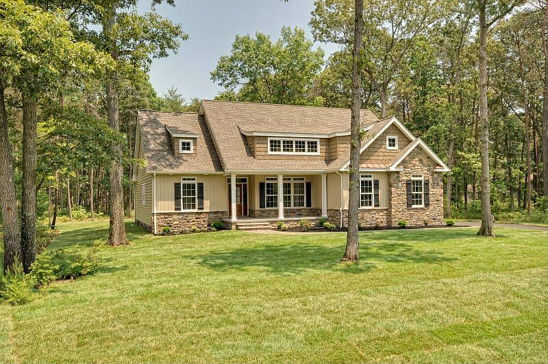 1st image of 18104 White Oak Dr