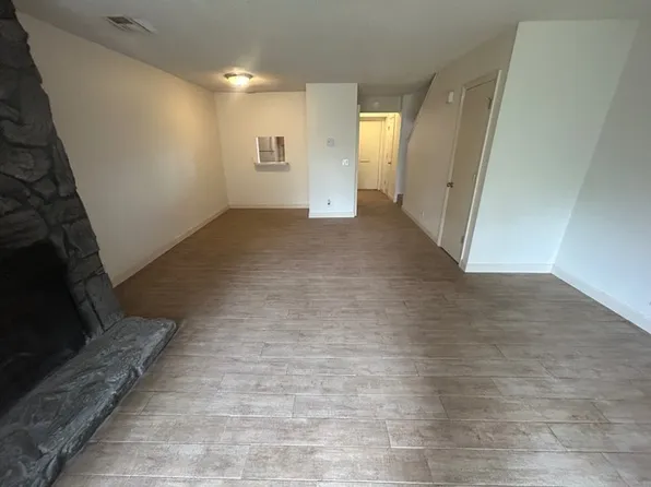 240 Jamil Rd APT 51, Columbia, SC 29210