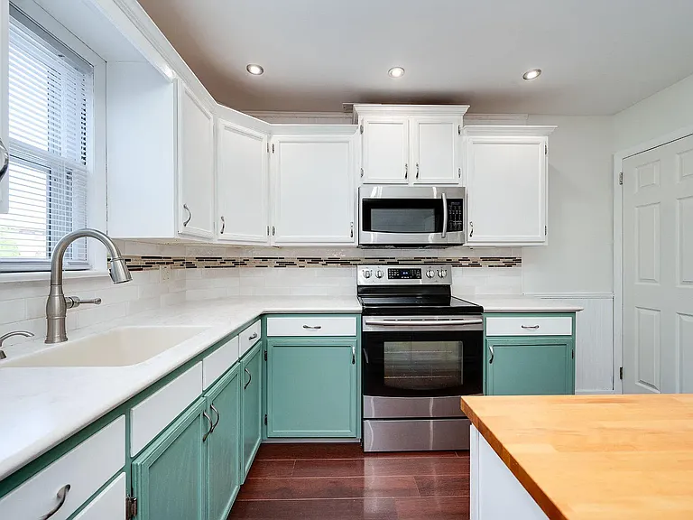 4 S Buttonwood St — Photo 9