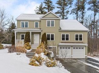 689 Haverhill St, Rowley, MA 01969