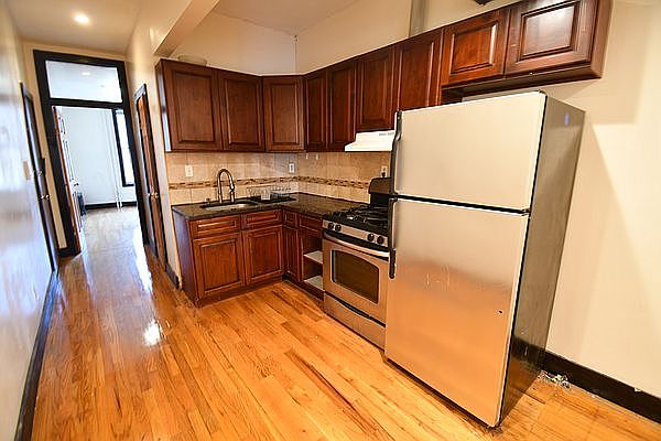 1st image of 187 Stanhope St APT 2R