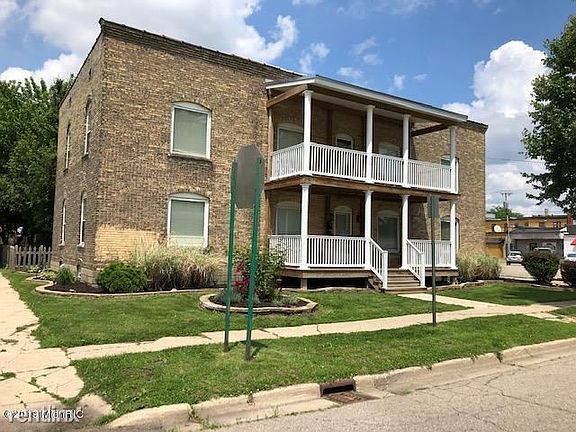 2nd image of 126 W Washington St APT 2