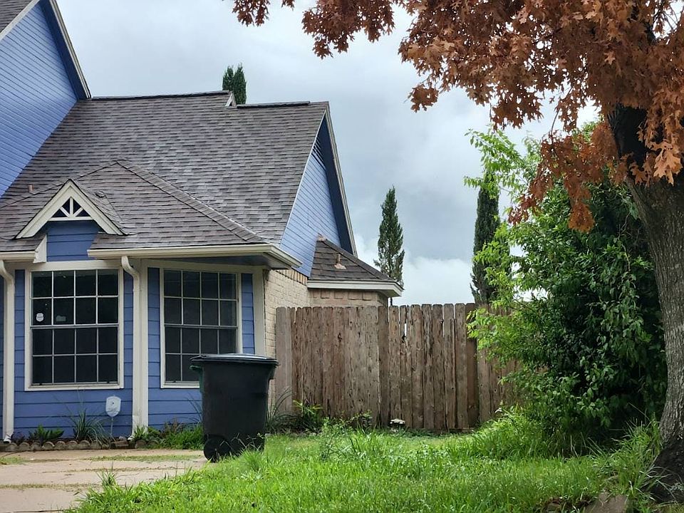 2nd image of 12067 Spring Grove Dr