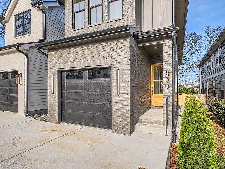 623B Eastboro Dr — Photo 3