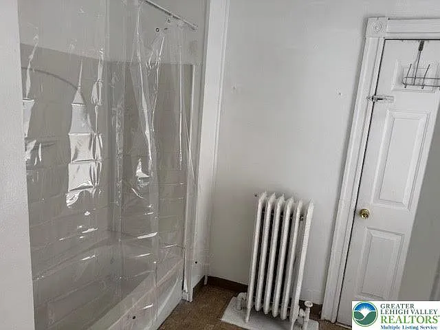 208 Ridge Ave — Photo 16