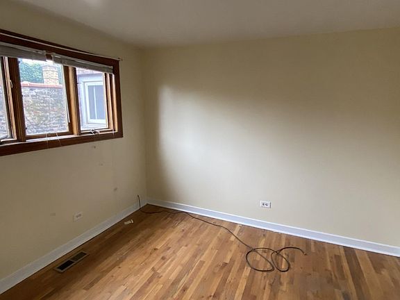 5th image of 2233 N Clifton Ave #B