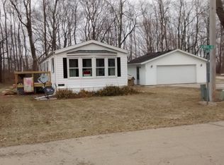 17460 Maple Ln, Lyndon, IL 61261
