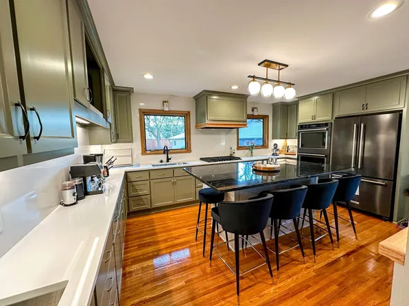 6425 Able St NE, Fridley, MN 55432