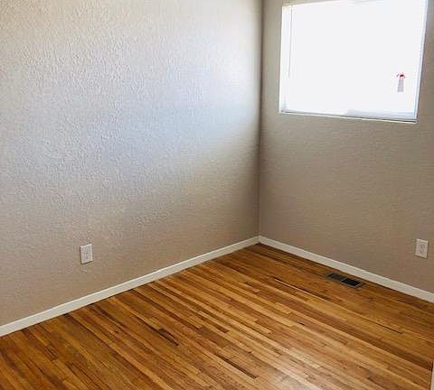 3rd image of 4519 Orcutt Ave