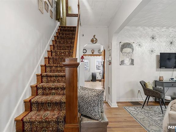 5th image of 29 Gordon St