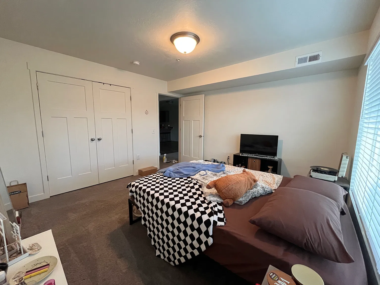 3 bed, 1460 sqft, $610 — Photo 2