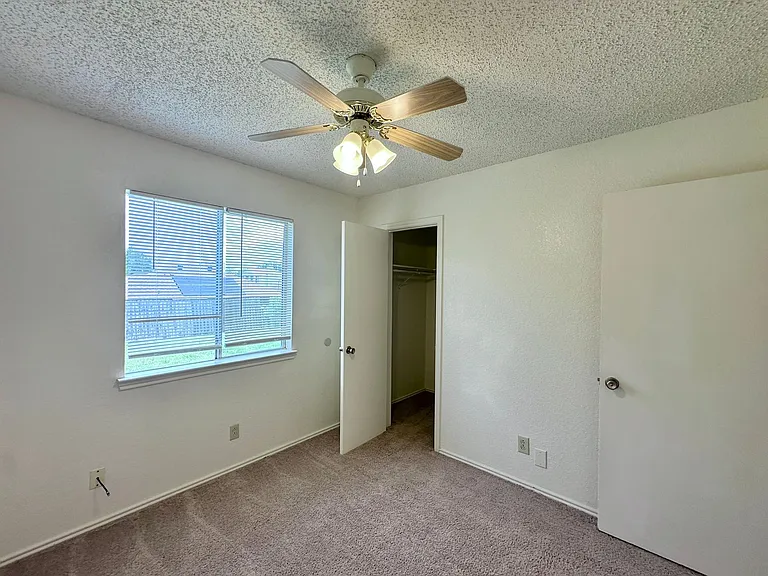 2312 Silverhill Dr — Photo 22