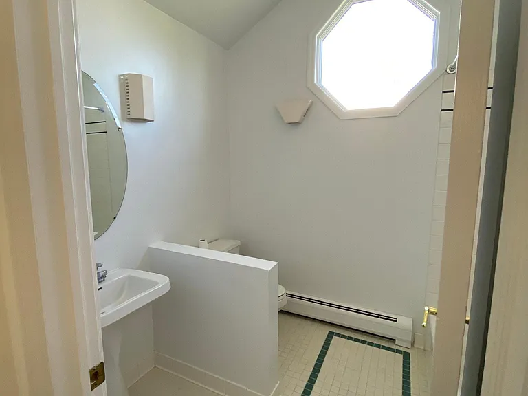 18 Berrian Pl #B — Photo 32