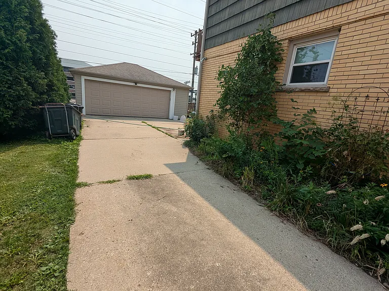 8833 W Hawthorne Ave — Photo 16