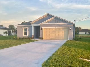 858 Rue Labeau Cir, Fort Myers, FL 33913