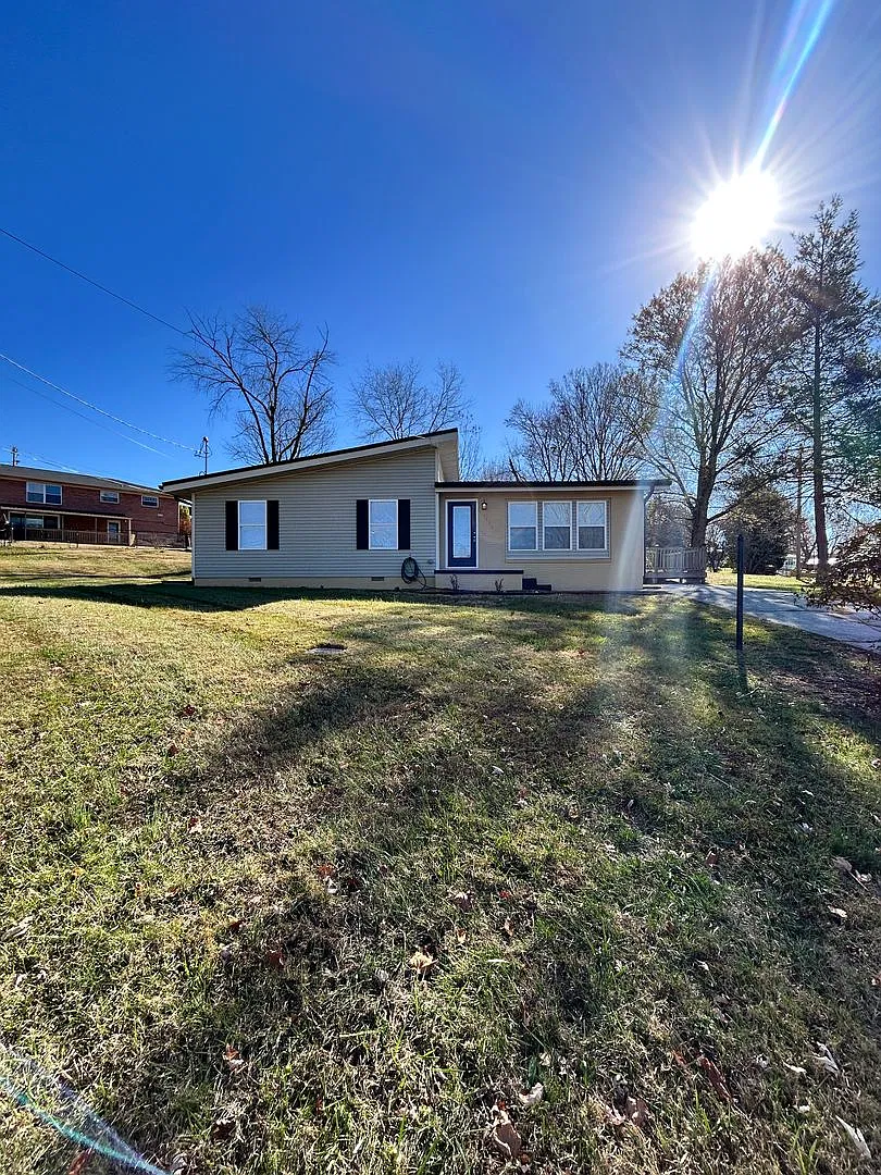 2128 Fir St, Morristown, TN 37813 — Photo 2