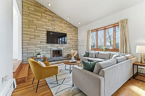 7 Carol St Photo 1